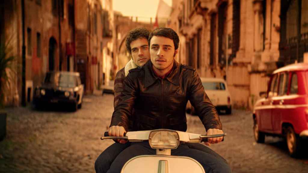 Nuovo Olimpo Review: an intense and passionate Netflix love story 3 Nuovo Olimpo Netflix Ozpetek 2
