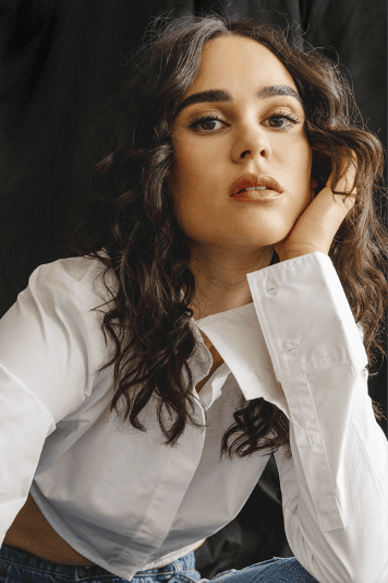 Ransom Canyon: The New Netflix Series for Romance Lovers 7 Marianly Tejada as Ellie Estevez