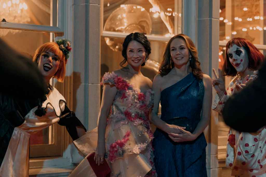 A MAN IN FULL FIRST LOOK 3 A Man in Full. (L to R) Lucy Liu as Joyce, Diane Lane as Martha Croker in episode 103 of A Man in Full. Cr. Mark Hill/Netflix © 2024