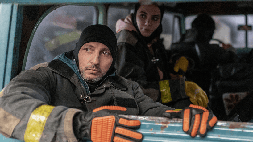 Next On Netflix: Upcoming Series, Films and Games for 2025 18 El Eternauta. (L to R) Ariel Staltari, Oriana Cárdenas in El Eternauta. Cr. Marcos Ludevid / Netflix ©2024