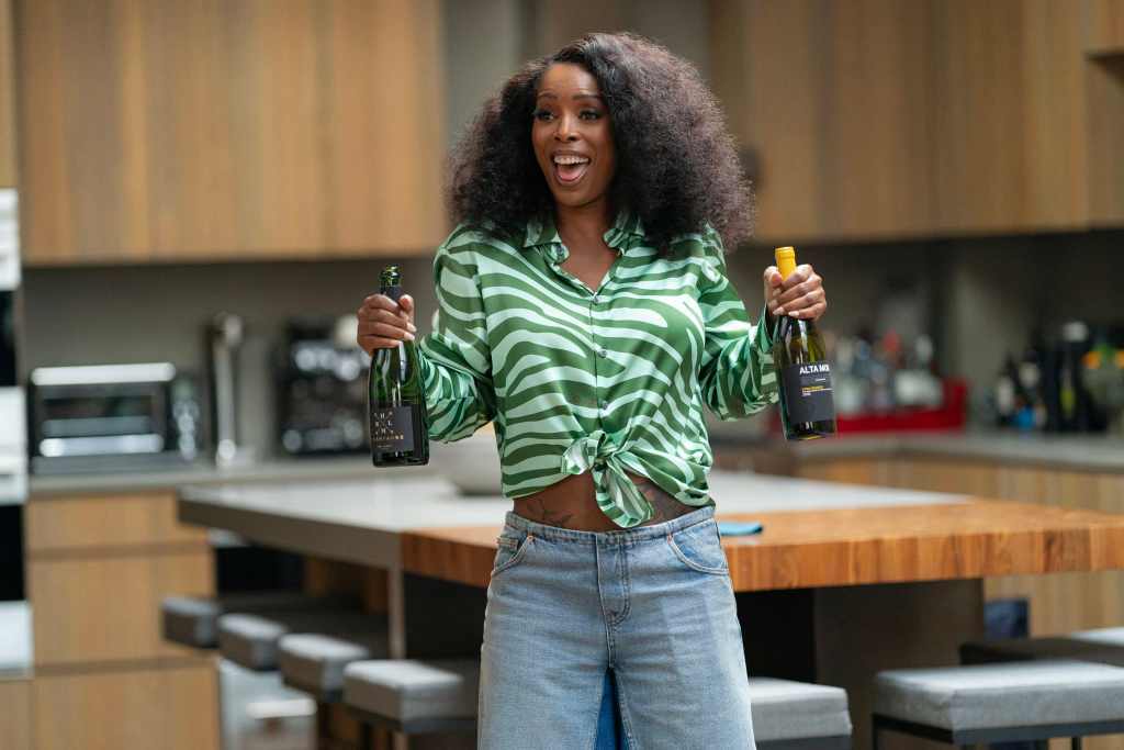 SURVIVAL OF THE THICKEST SEASON 2. Tasha Smith as Marley in Episode 205 of Survival of the Thickest, Season 2. Cr. Vanessa Clifton/Netflix © 2024