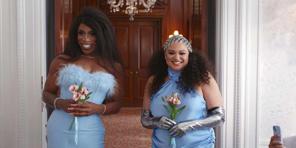 SURVIVAL OF THE THICKEST SEASON 2. (L to R) Monet X Change as herself and Michelle Buteau as Mavis in Episode 206 of Survival of the Thickest, Season 2. Cr. Courtesy of Netflix © 2025