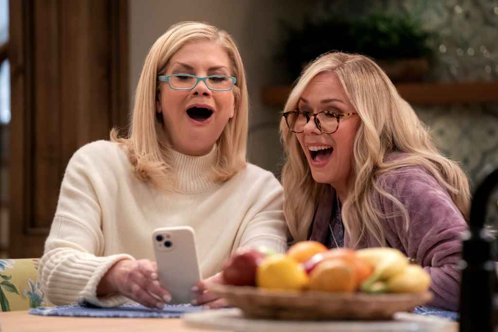 Leanne Morgan’s Netflix Debut Is a Bold, Funny Take on Starting Over Later in Life 2 LEANNE 103 241122 PM 00572 R2