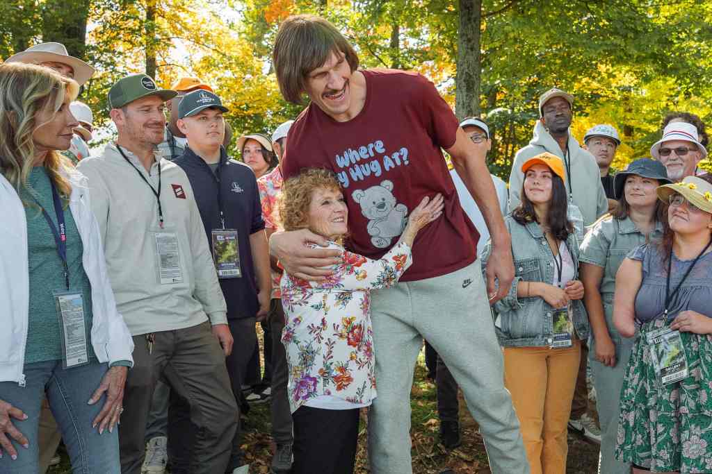 Happy Gilmore 2 Cast, Cameos, and Easter Eggs: Inside Netflix’s Wildest Sports Reunion Yet 8 HG2 20241019 45268 R