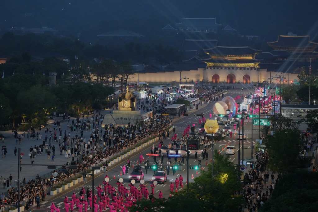 Squid Game Season 3 Breaks Records with Global Premiere and Fan-Fueled Frenzy 2 Korea PARADE Juune28 photo 1632