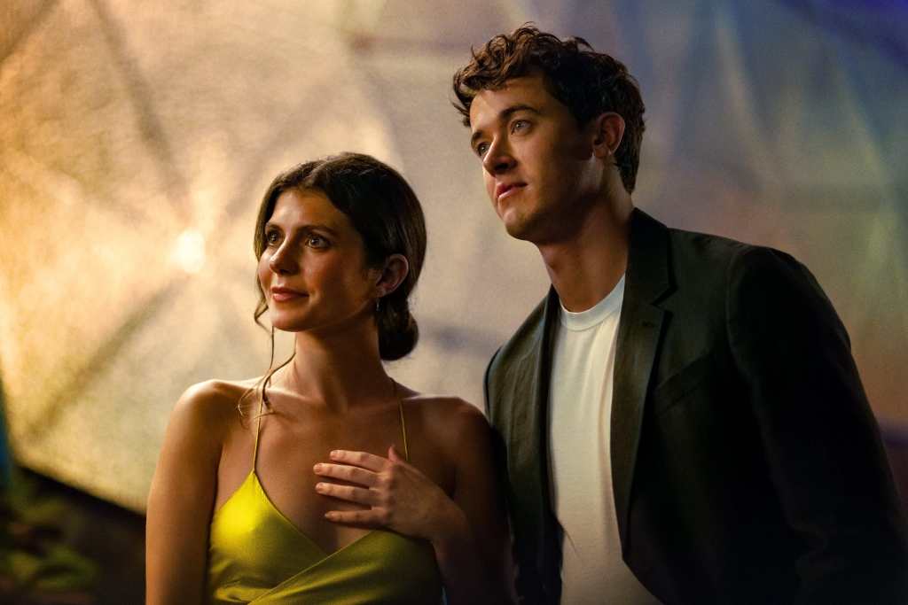 People We Meet on Vacation Recap: Full Movie Breakdown and Ending Explained 15 People We Meet on Vacation.