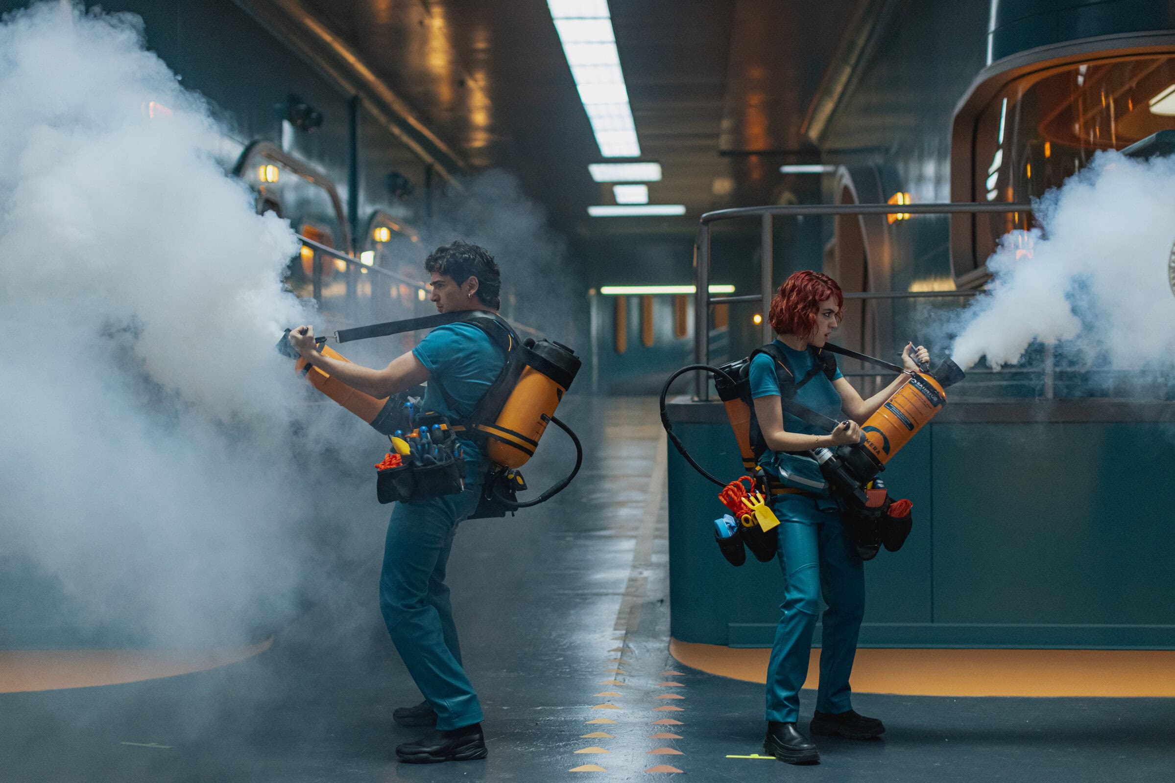 ATOMIC MONKEYS. Pau Simon as Max, Alicia Falcó as Asia in episode 08 of ATOMIC MONKEYS. Cr. Julio Vergne/Netflix © 2024