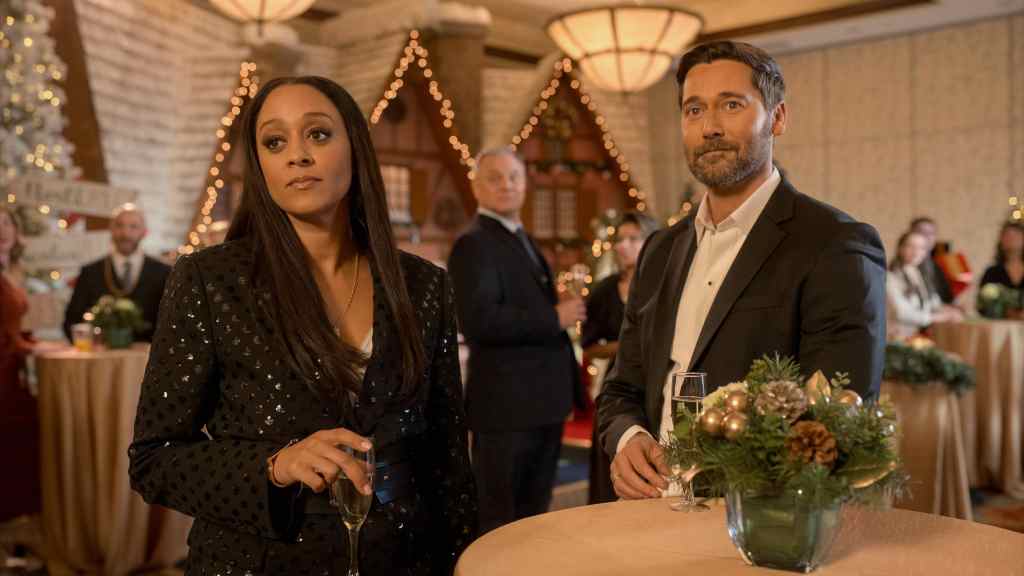 My Secret Santa on Netflix: New Clips Reveal More of Alexandra Breckenridge’s Holiday Role 14 My Secret Santa Netflix – Cast, Release Date, and First Look at Alexandra Breckenridge’s Holiday Film