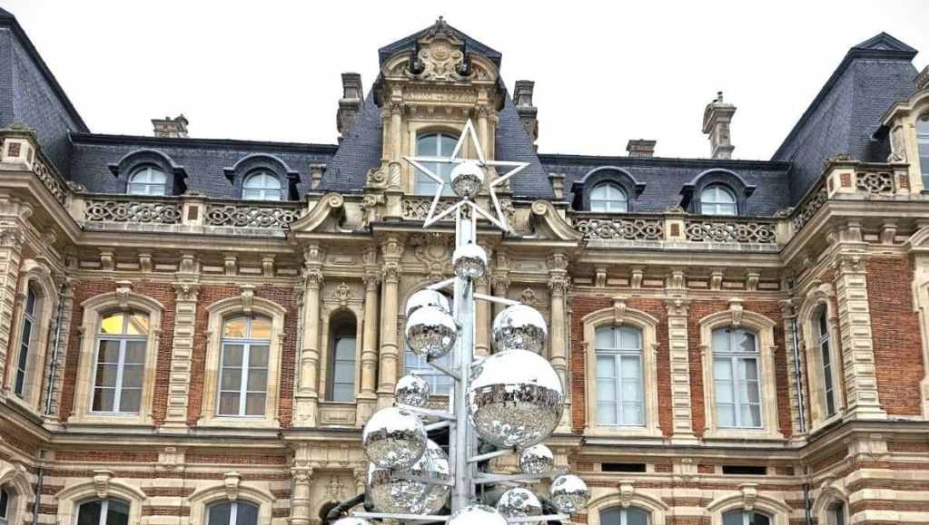 Where Was Champagne Problems Filmed? The Real French Locations Behind the Netflix Movie 10 Habits de Lumière Festival NETFLIX CHAMAPGNE PROBLEMS