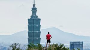 Alex Honnold Climbs Taipei 101 Live on Netflix in Skyscraper Live Event