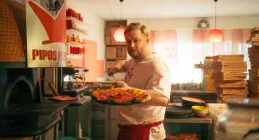 Crap Happens Netflix Release Date: Rapping Pizza Bakers and Talking Ducks