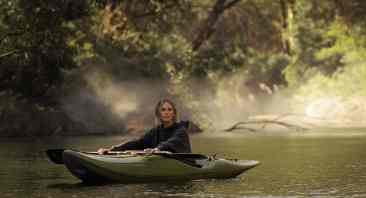 Netflix Survival Thriller Charlize Theron Leads Apex Ahead of April Release