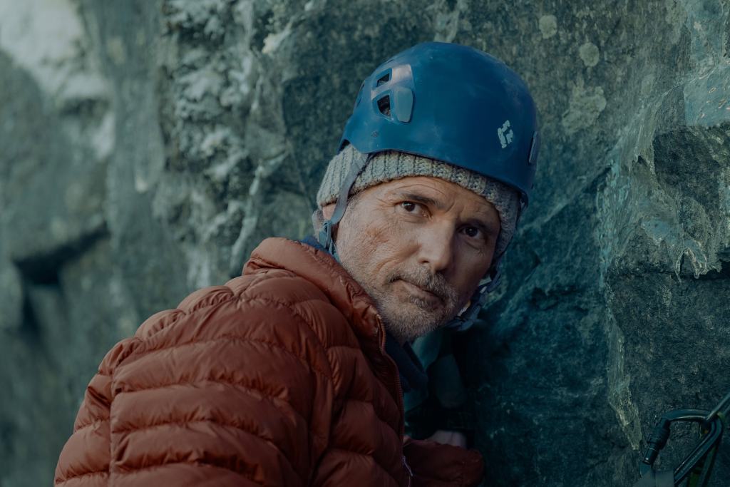 Netflix Survival Thriller Charlize Theron Leads Apex Ahead of April Release