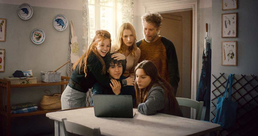 Non Abbiam Bisogno di Parole (Feel My Voice): Netflix Reveals Trailer and Release Date for Sarah Toscano’s Film 8 FMVuniversal base 15 zxx