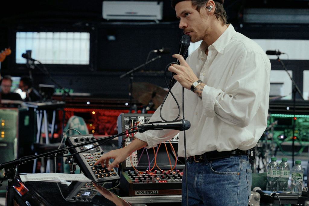 Harry Styles: One Night in Manchester on Netflix, Everything You Need to Know 7 OneNightInManchester HarryStyles Image 7