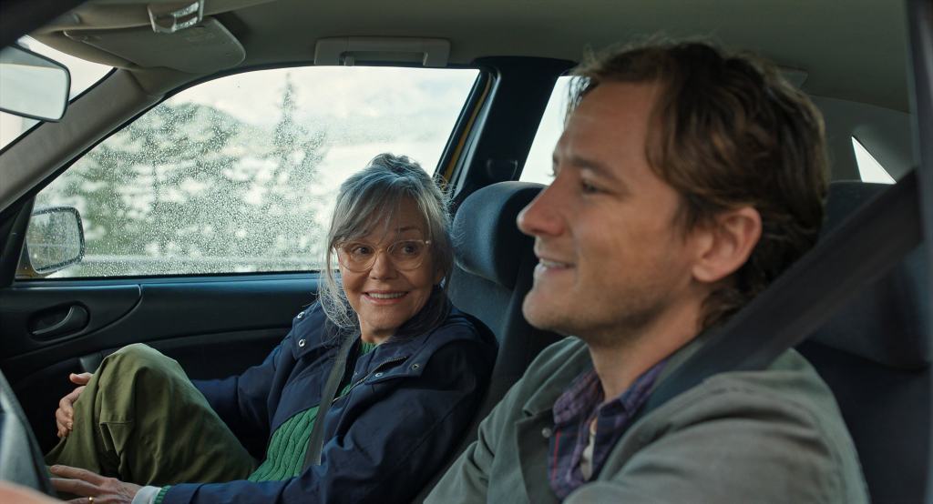 Remarkably Bright Creatures: Netflix Reveals Teaser Trailer, First Look Photos, and Cast for Shelby Van Pelt Adaptation 4 Remarkably Bright Creatures jWuWpnnzKN n 00 42 22 01 R NJ