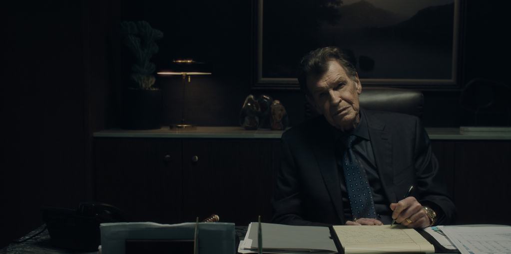 The Last Thing He Told Me Season 2, Episode 5 Recap: The Friction of "First Date Material" 2 The Last Thing He Told Me Season 2, Episode 5 Recap: The Friction of "First Date Material"