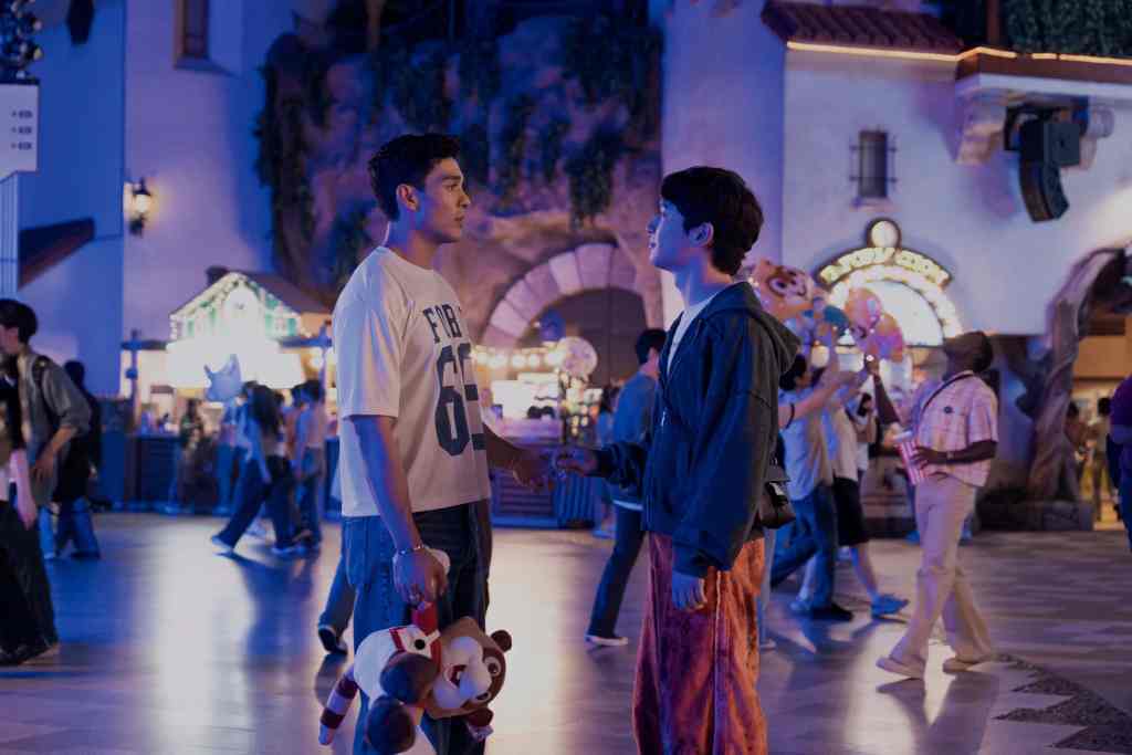 XO, Kitty Season 3 Brings a Song-Covey Sister Reunion When the Series Returns to Netflix 17 XO 305 Unit 00660RC