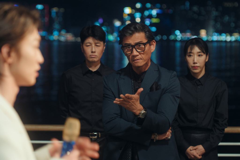 XO, Kitty Season 3 Brings a Song-Covey Sister Reunion When the Series Returns to Netflix 12 XO Kitty n S3 E1 00 17 10 09R