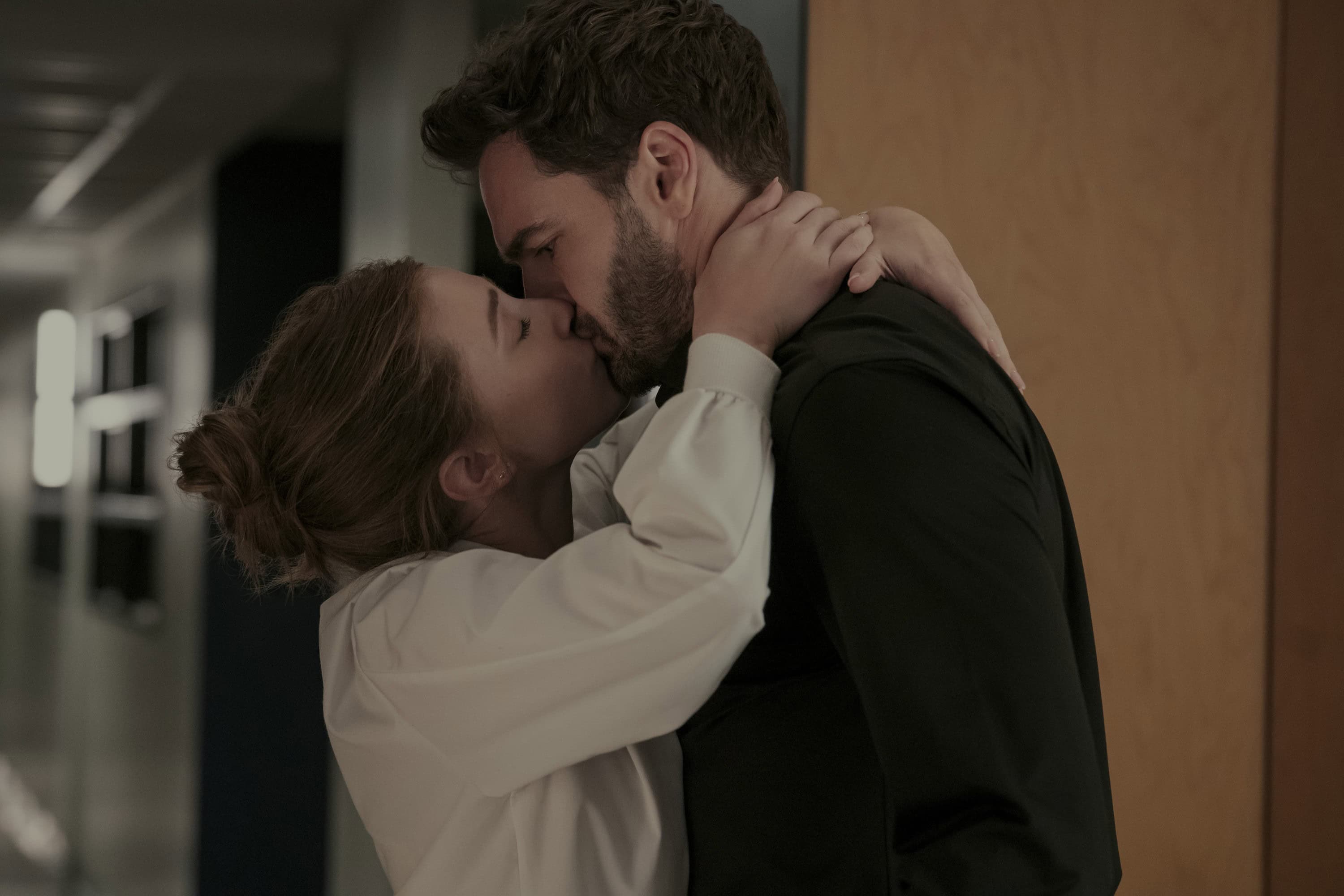 The Love Hypothesis Trailer Brings Ali Hazelwood’s Romance to Prime Video This September