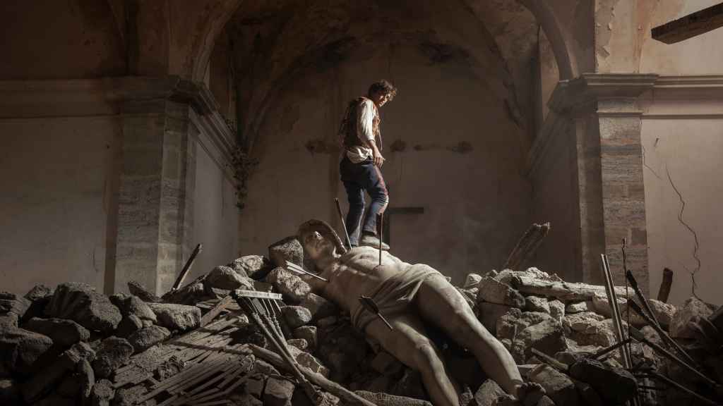 La Bola Negra Trailer Debuts Ahead of October 16 Release, Starring Penélope Cruz and Glenn Close 5 La Bola Negra Trailer Debuts Ahead of October 16 Release, Starring Penélope Cruz and Glenn Close