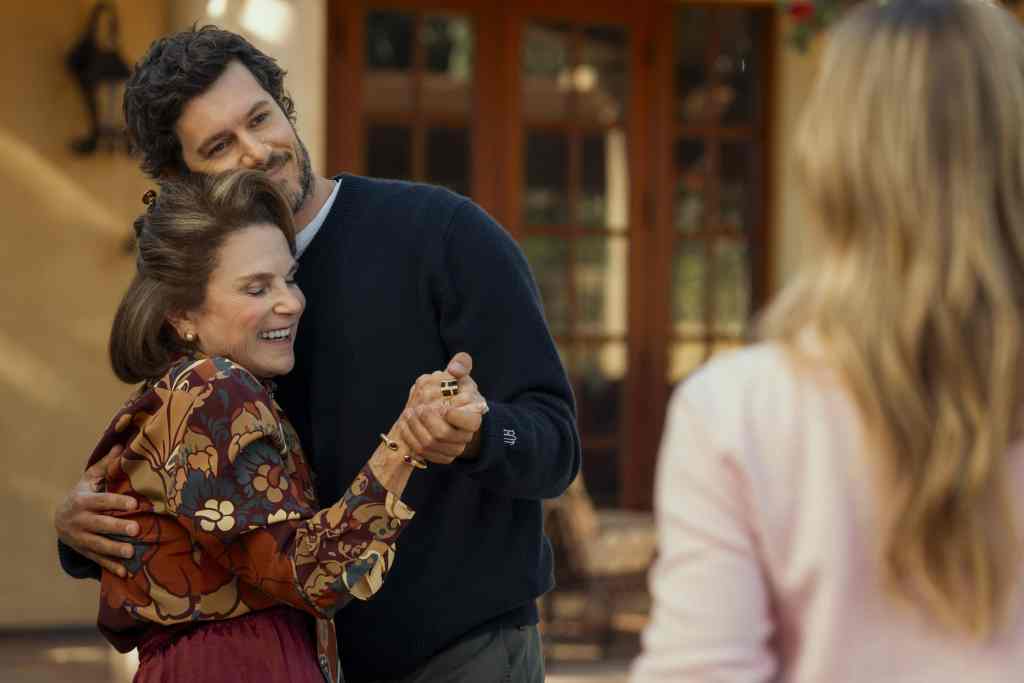 Nobody Wants This Recap and Ending Explained: From Moving In to a Beach Wedding 17 Nobody Wants This NWT_308_Unit_00314RC