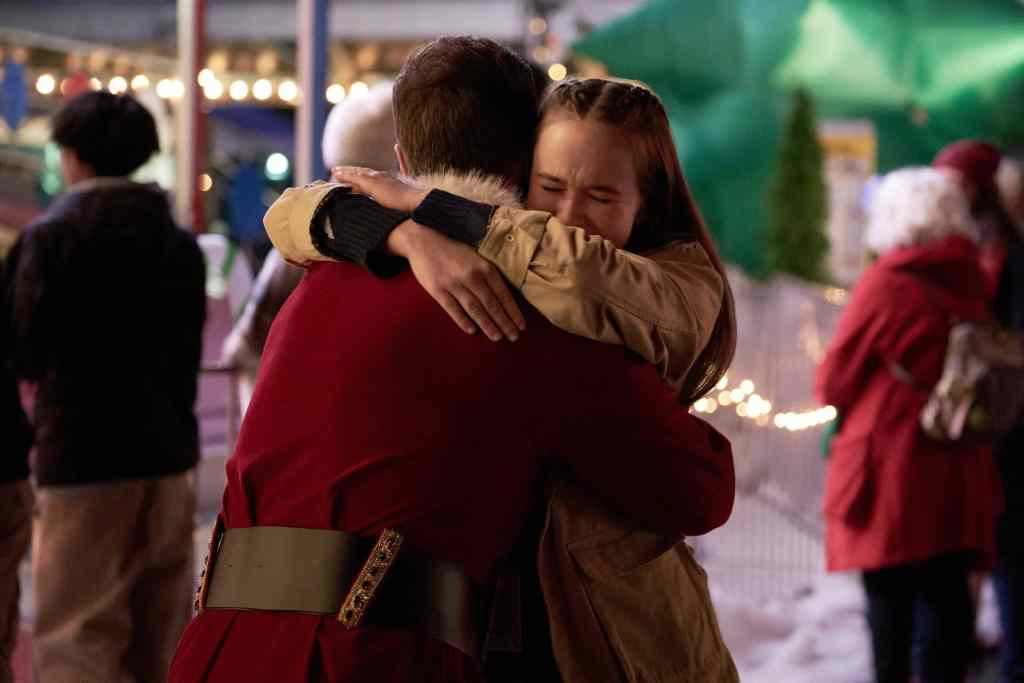 Mr. & Mrs. Christmas Recap and Ending Explained: Saving the Parade 12 Mr. & Mrs. Christmas mrandmrschristmas-00502-rt
